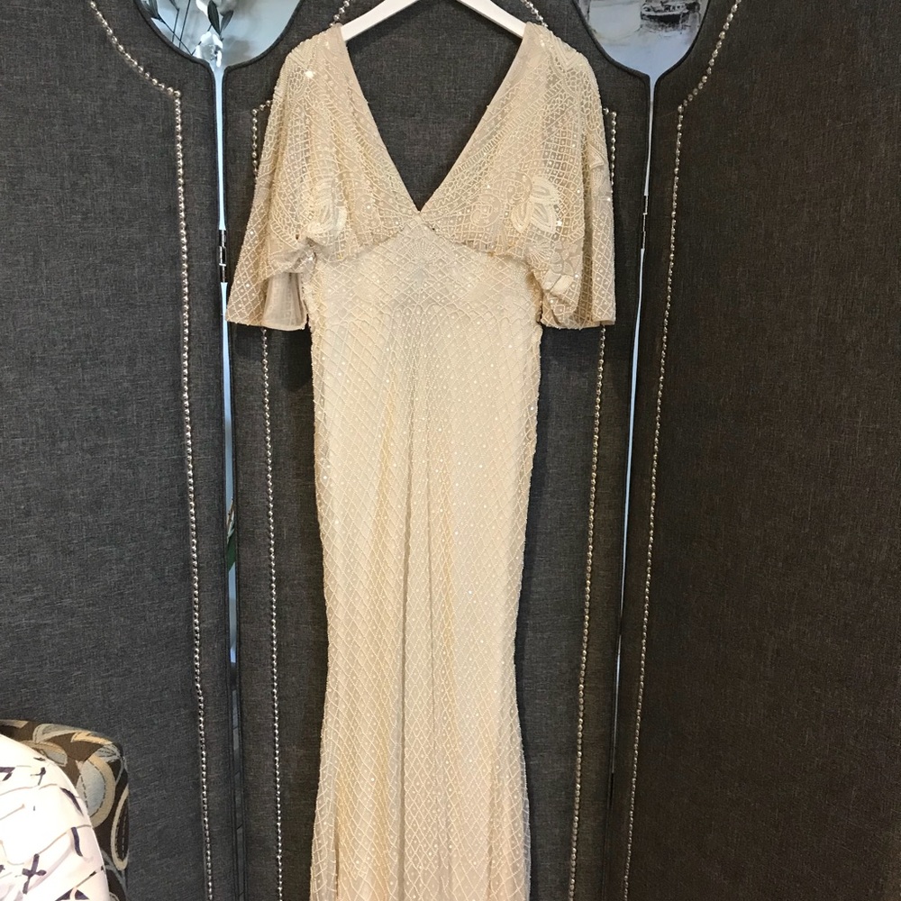 WEDDING DRESS FOR SALE